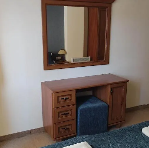 Annett At Emerald Apartment *